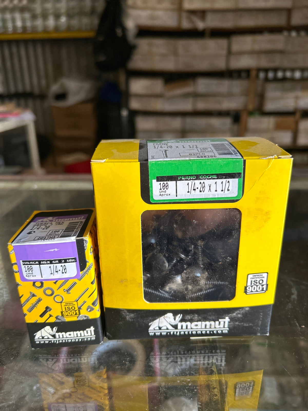 CAJA PERNO COCHE + TUERCAS N 1 1/2 X 1/4